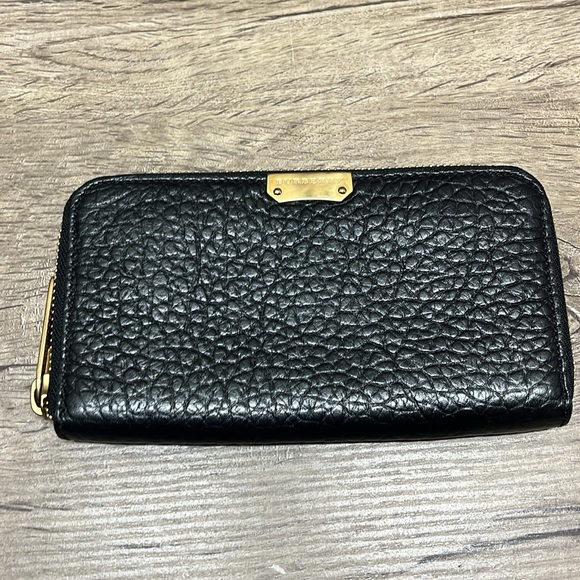 Burberry Wallet Leather Black Round - Picture 1 of 9